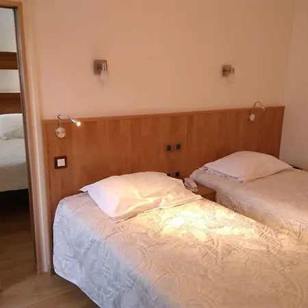 Belleville 3*